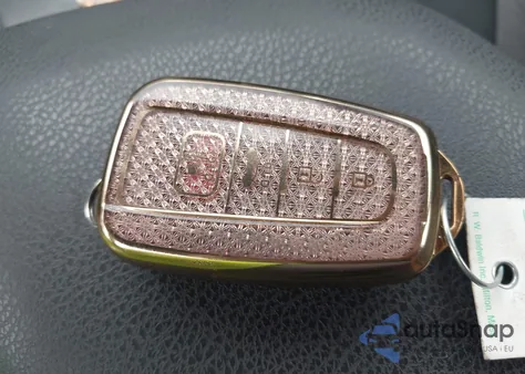 2020 Toyota Camry Le z USA, uszkodzony, nr VIN 4T1L11AK1LU952983